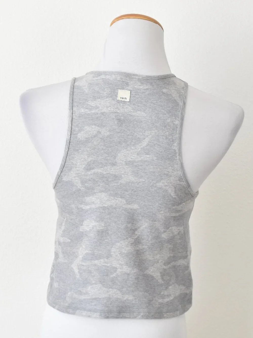 Vuori Elevation Plyo Tank Camouflage Crop Top - L - Picture 5 of 9